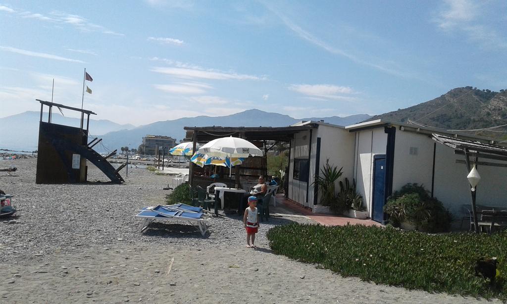 Casa Med Holiday Home Isolabona Экстерьер фото